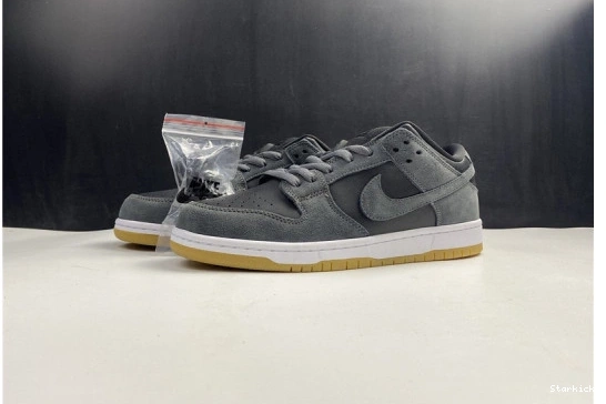 Dunk AR0778-001 Nike SB Low Dark Black Grey Gum 0713